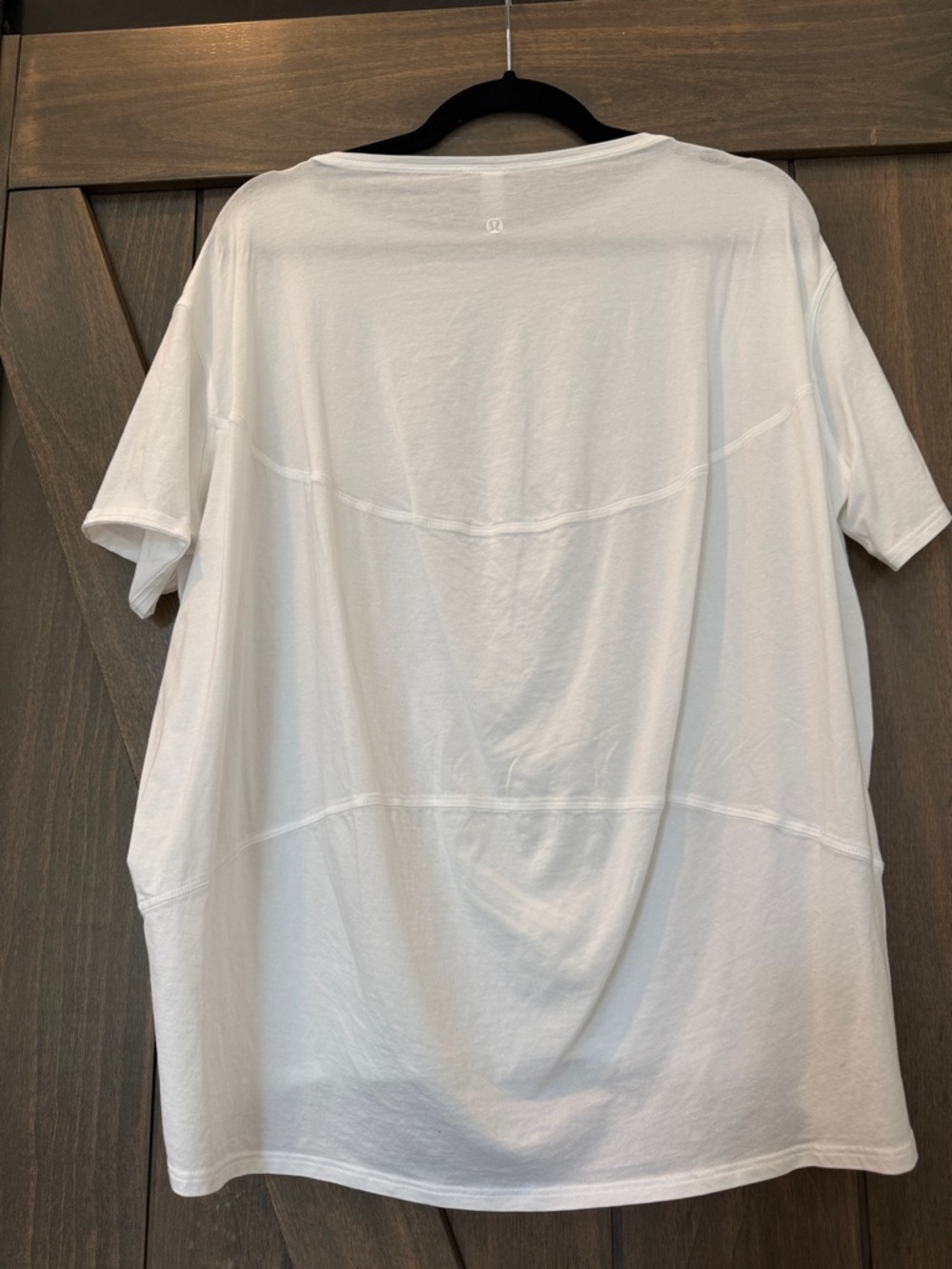 lululemon athletica women’s  White Short-Sleeve Crew Tee - Picture 3 of 3